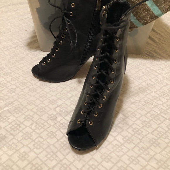 Heels - Picture 2 of 2